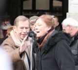 Václav Havel s ředitelkou Výboru dobré vůle - Nadace Olgy Havlové Milenou Černou (foto Jiří Majer)