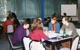Účastníci berounského Síťovacího setkání jednají v tematických pracovních skupinách. (Foto Lucie Celbová)